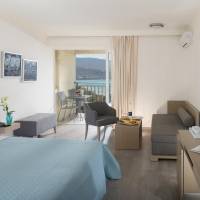 Double or Twin Room with Sea View