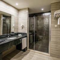 Superior Queen or Twin Room with City View