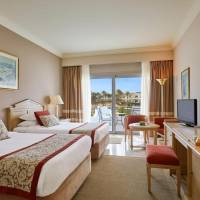 Superior Twin Room with Partial Sea View