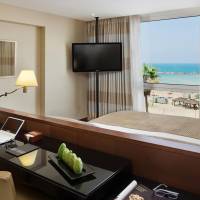 Executive Double Room with Club Lounge Access and Sea View