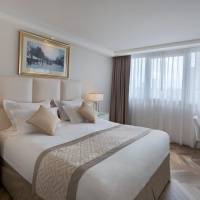 Superior Double or Twin Room with Partial Sea View