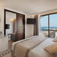 Family Suite (2 Adults + 2 Children)