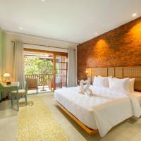 Grand Deluxe Double or Twin Room with Pool View