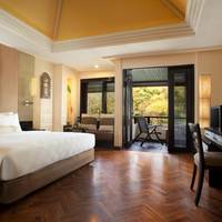 Deluxe King Room with Garden View