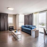 Two-Bedroom Royal Suite (4 Adults)