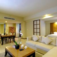 Suite Collections Room