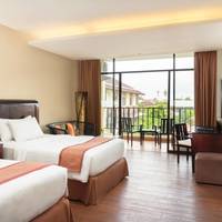 Deluxe Pool View Room 