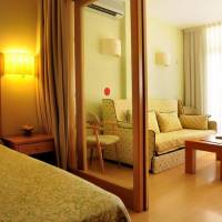 Family Room (2 Adults)