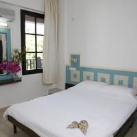 One-Bedroom Apartment (2 Adults)