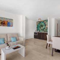 Suite 1 bedroom with Frontal Sea View ( 2 Adults + 2 Children)