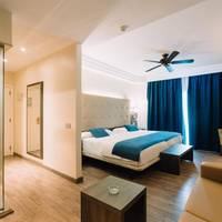 Superior Double Room (2 Adults)