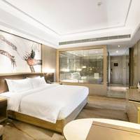 Business Queen Room