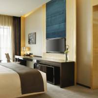 1 King 1 Bdrm Ste Living Area City View