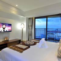 Executive Two-Bedroom Suite with Sea View
