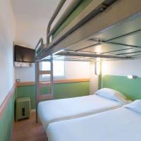 Triple Room with Twin Beds and Overhead Bunk