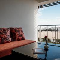 Luxury Queen Room with Ocean Side View