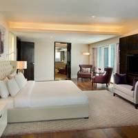 Deluxe Pool View Room with King Bed