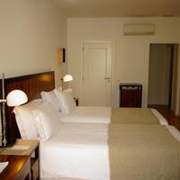Twin Room with Street View