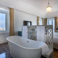 Junior Deluxe Suite with Panoramic View