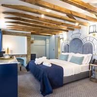 Deluxe Room with Balcony