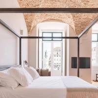 Suite with Landmark View