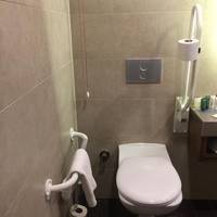 Queen Room - Mobility Accessible