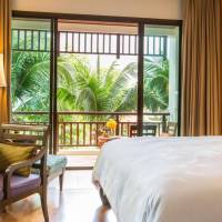 Classic Garden View King Room