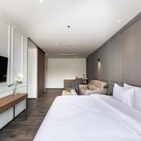 Honeymoon Suite
