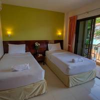Deluxe Triple Room with Balcony and Mountain View