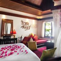 Premier Beachfront with Plunge Pool 