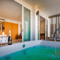 King Suite with Spa Bath