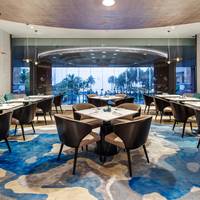 Ayuthaya Suite with Club Lounge Access
