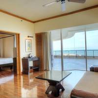 King Suite with Ocean View and Club Lounge Access