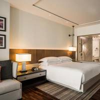 Executive King Room with Ocean View with Club Lounge Access