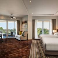 Executive Twin Junior Suite with Club Lounge Access
