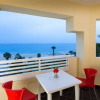 Family Room with Sea View