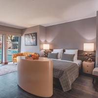 Suite with Pool View
