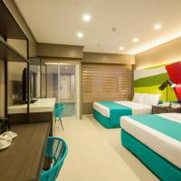 Deluxe Room With Pool Access