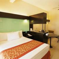 1 Queen Bed Suite