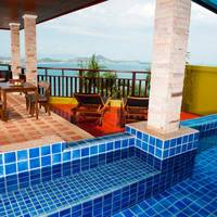 One-Bedroom Pool Suite