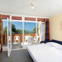 Superior One-Bedroom Apartment (4 Adults)