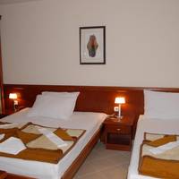 Studio (4 Adults)