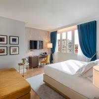 Deluxe Double Room with partial Canal View