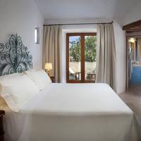 Heritage Classic, King Bed, Courtyard View, Balcony