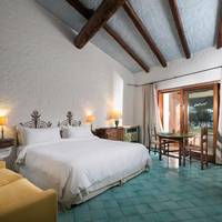 Heritage Superior Guest room, King Bed, Partial Sea View, Balcony