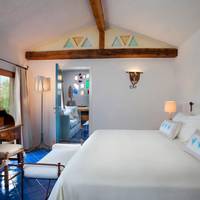 Heritage Deluxe Suite, King Bed, Courtyard View, Balcony