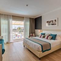 Superior Junior Suite with Two bathrooms