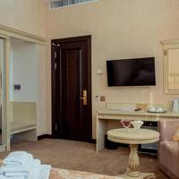 Single Room with Pool View