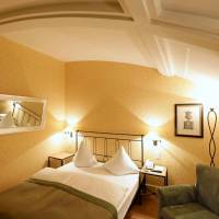 Basic Double Room with Street View