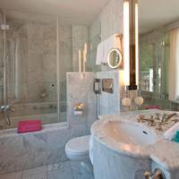 Junior Suite with Lake View